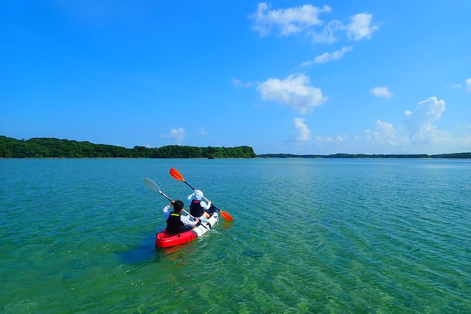 [Ishigaki] Kabira Bay SUP/Canoe + Blue Cave Snorkeling - Guide Service