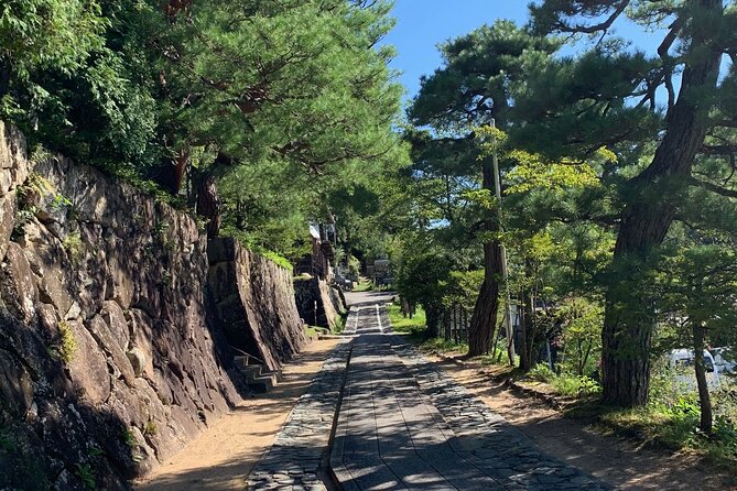 Zen Meditation and Higashiyama Temples Walking Tour - Meeting Point Information