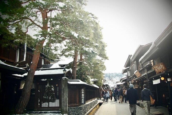 1 Hour Private Photoshoot at Gifu From Hida to Takayama - Confirmation and Accessibility