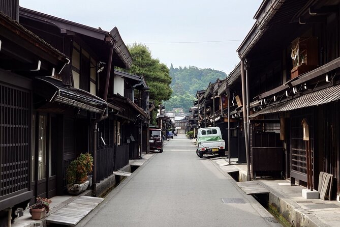 1-Day Takayama Tour: Explore Scenic Takayama and Shirakawago - Lunch Arrangements