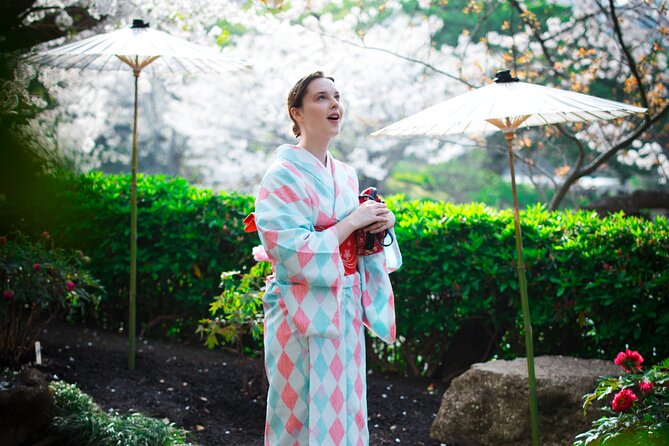 Kamakura Tour With Pro Photographer: Tsurugaoka Hachimangu Shrine - Meeting Point Details