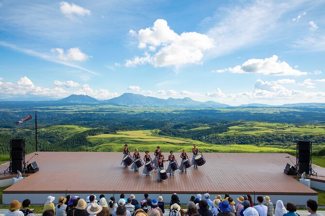 Open-Air Theater Tao-No-Oka Hosts a Live Show of Japanese Taiko Drums - Departure Point