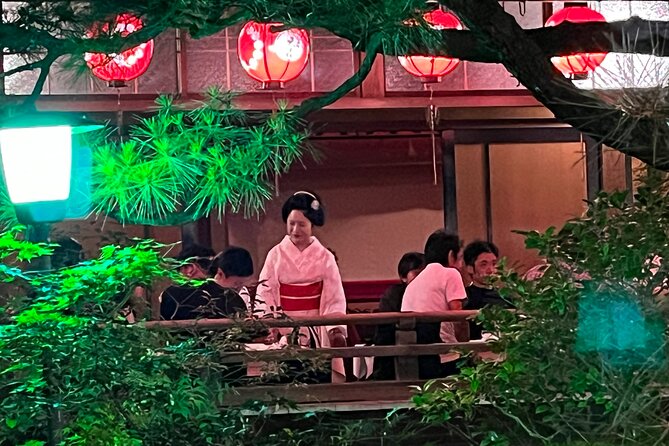 Maiko/Geisha Beer Garden & Local Sake Stand Private Tour in Kyoto - Tour Inclusions