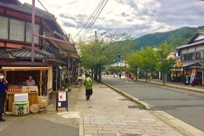 Half-Day Private Guided Tour in Kyoto, Arashiyama - Location & Activities