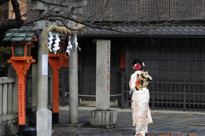 2 Hour Walking Historic Gion Tour in Kyoto Geisha Spotting Area - Historical Landmarks Visited