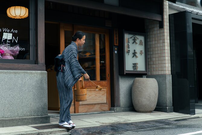 Private 3-Hour Sensu (Folding Fan) Tour With Kyoto Machiya Owner - Accessibility and Group Size