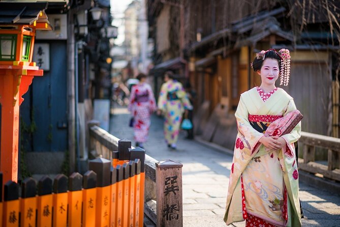 Kyoto Gion Tour Maiko or Geisha Dinner Included - Key Takeaways