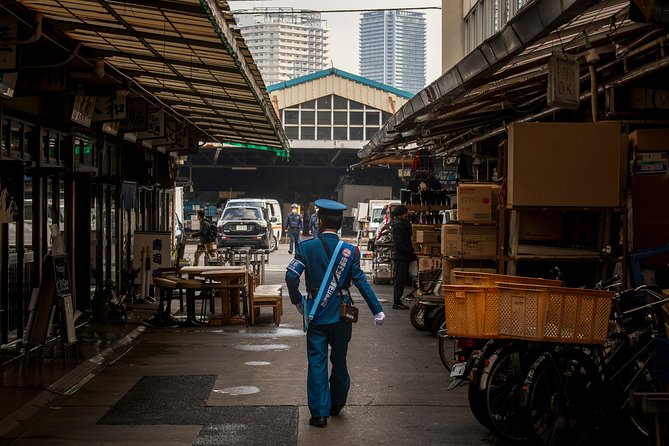 Private Tokyo Photography Walking Tour With a Professional Photographer - Frequently Asked Questions