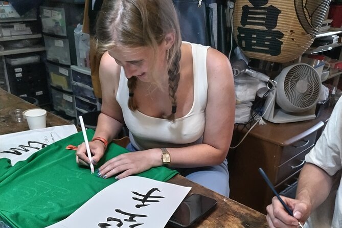 Calligraphy on T-Shirt and Lantern in Sumida - Key Takeaways