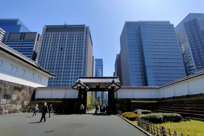 Imperial Palace East Garden and Heritage of Edo Castle Tour - Accessibility and Transportation