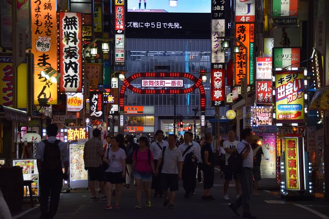 Shinjuku Izakaya and Golden Gai Bar Hopping Tour - Logistics and Accessibility