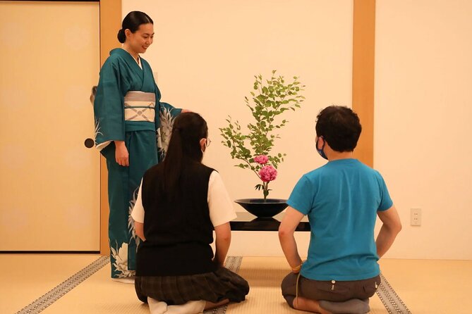 Private Japanese Traditional Flower Arrangement in Tokyo - Inclusions and Equipment Provided