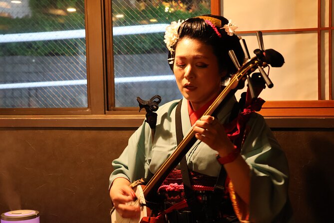 3 Bars and Foods Hopping Tour With Traditional Singer at Arakicho - Included Experiences