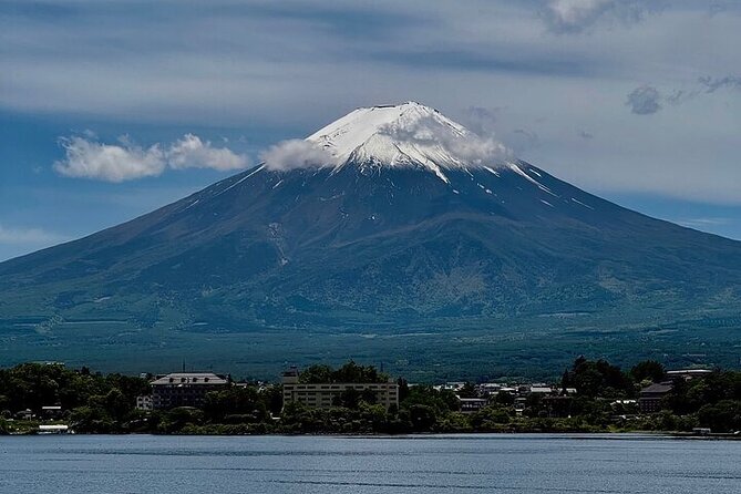 Mount Fuji Private Day Tour With English Speaking Driver - Meeting and Pickup