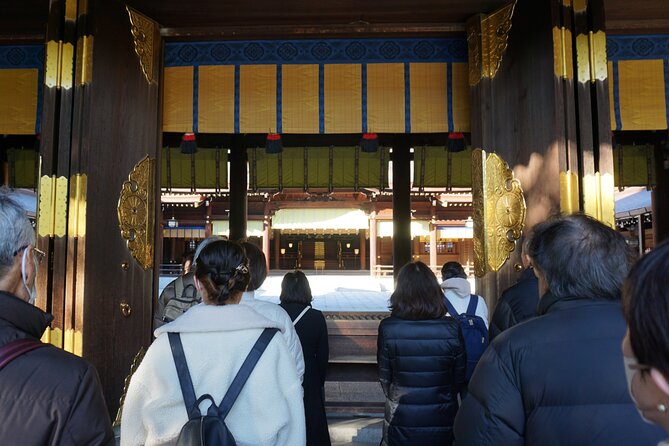 Meiji Shrine to Shibuya Crossing With Lunch and Dessert - Visit to Meiji Shrine