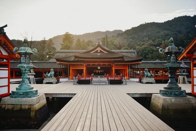 The Peace Memorial to Miyajima : Icons of Peace and Beauty - Symbolism in the Peace Memorial