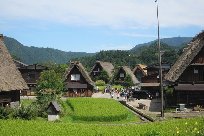 [One-Day Bus Tour Departing From Kanazawa Station] Shirakawa-Go and Gokayama - Two World Heritage Villages Enjoyable Bus Tour - Overall Experience