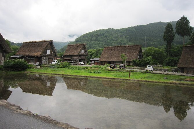 [One-Day Bus Tour Departing From Kanazawa Station] Shirakawa-Go/Takayama Tour Platinum Route Bus Tour - Reviews