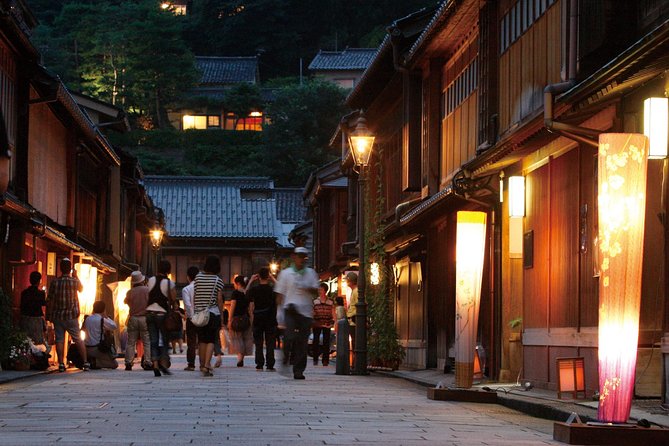 Guided Night Tour to Feel the Samurai Culture in Kanazawa - Key Takeaways