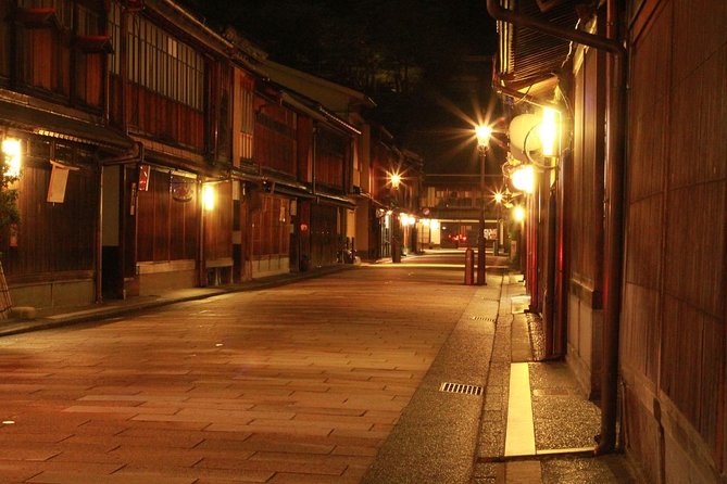 Kanazawa Night Tour With Local Meal and Drinks - Just The Basics