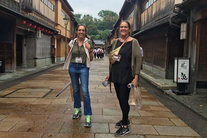 Kanazawa Half-Day Private Tour With Government Licensed Guide - Private Guide Commentary