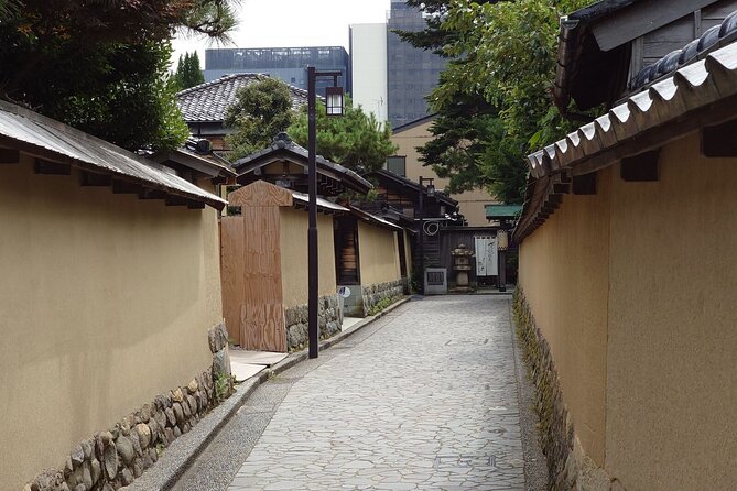 Private Tour From Kanazawa Gold Leaf and Sushi Delights - Inclusions