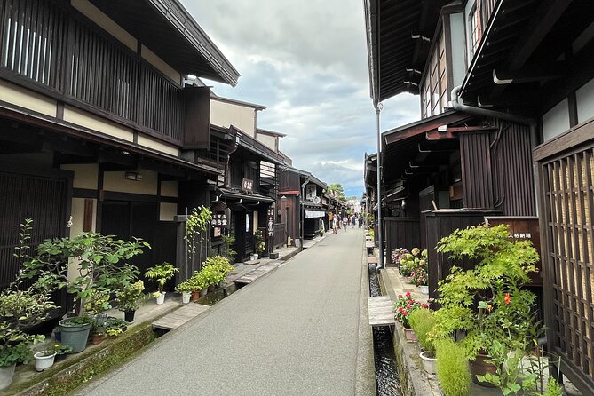 Shirakawa-Go and Hida-Takayama Private Day Trip From Nagoya - Frequently Asked Questions