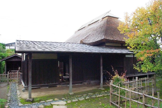 Private Cherry Blossom Tour in Hirosaki With a Local Guide - Meeting Point Information