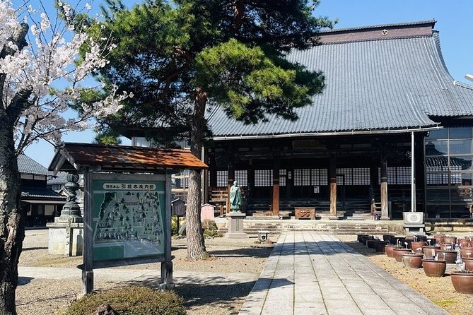 Temples Silence Retreat - Speaking Monk Guided Tour - Whats Included