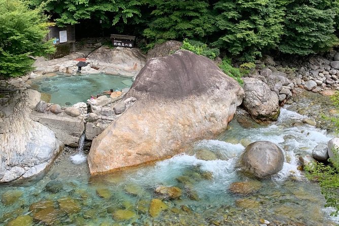 Shirakawago(Unesco World Heritage)/ Onsen / Hiking / 1day Tour - Weather Considerations