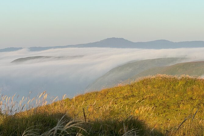 View the Sunrise and Sea of ​​Clouds Over the Aso Caldera - Key Takeaways