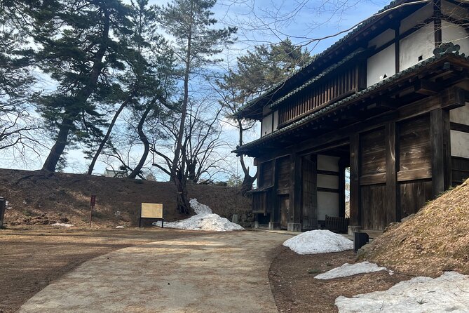 Apple Picking and Hirosaki Full Day Private Tour - Meeting Points