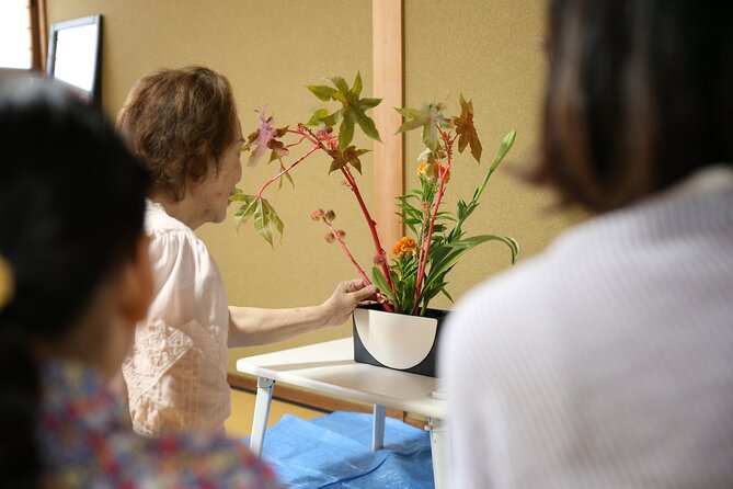 Special Ikebana Experience Guided by an Ikebana Master, Mrs. Inao - Directions for the Ikebana Experience