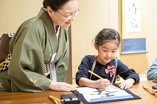 Shodo Experience (Calligraphy) at Tokyo Maikoya - Whats Included