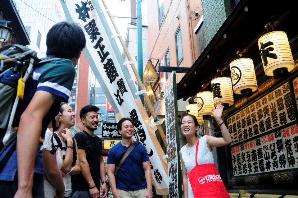 Tokyo: Shinjuku Drinks and Neon Nightlife Tour - Highlights