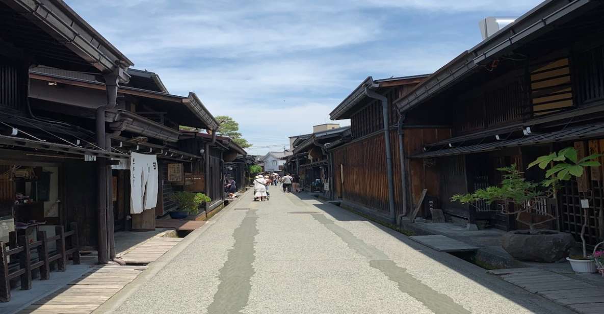 Takayama: Old Town Guided Walking Tour 45min. - Key Takeaways