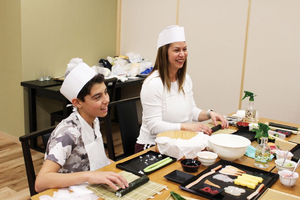 Tokyo: Tsukiji Market Guided Tour & Sushi-Making Experience - Meeting Point Information