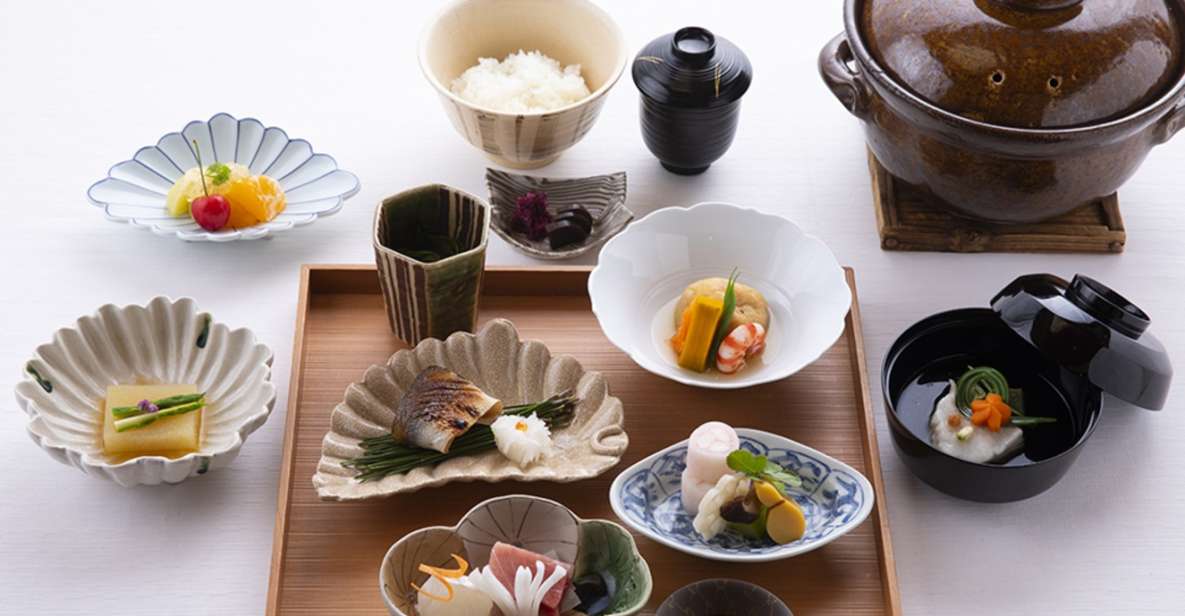 Asakusa: Exquisite Lunch After History Tour - Group Size and Guide