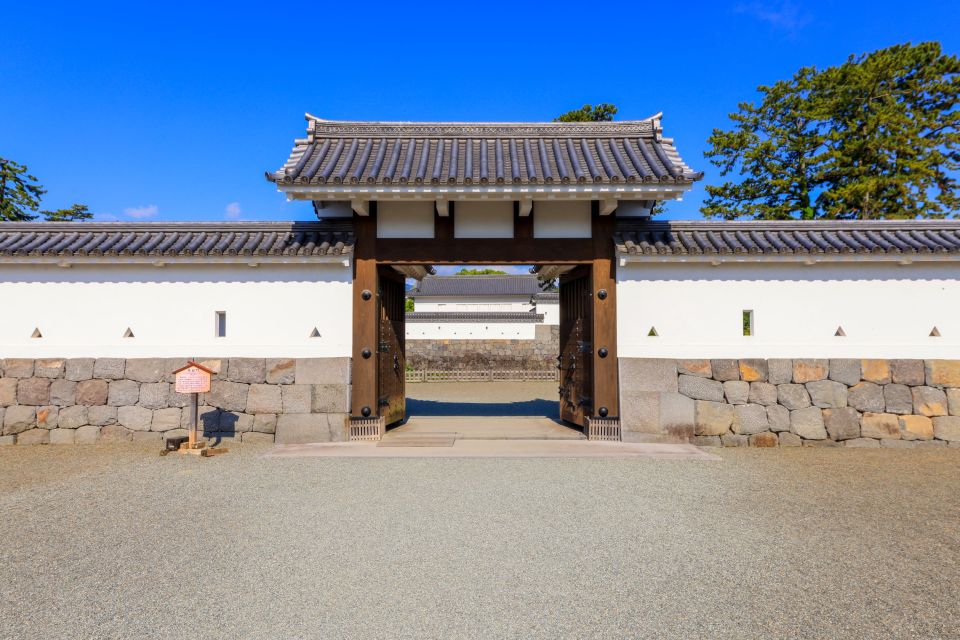 Odawara: Odawara Castle Tenshukaku Entrance Ticket - Castle Exploration and Artifact Viewing