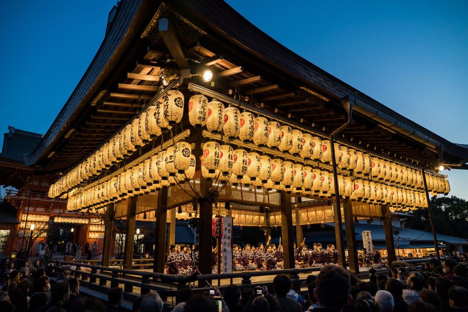 Kyoto: Gion District Guided Walking Tour at Night With Snack - Itinerary Details