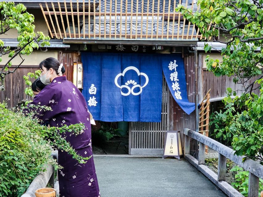 Kyoto: Gion District Guided Walking Tour at Night With Snack - Important Reminders