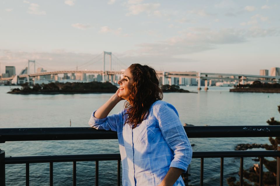 Tokyo: Professional Photoshoot at Odaiba Beach - Language Options and Accessibility