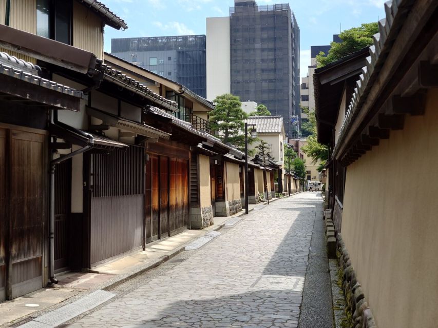 Kanazawa: Samurai, Matcha, Gardens and Geisha Full-Day Tour - Itinerary