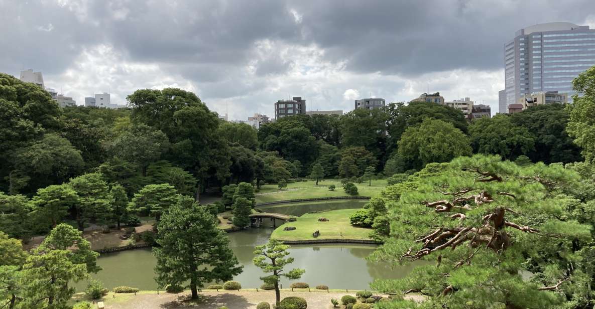 Tokyo: Asukayama Through Time (Papermaking, Rikugi-En...) - Key Takeaways