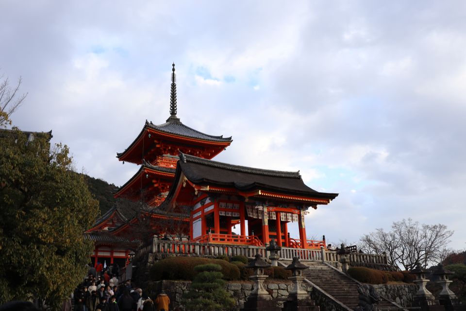 Kyoto: Fushimi Inari-taisha and Kiyomizu-dera (Spanish Guide) - Key Takeaways