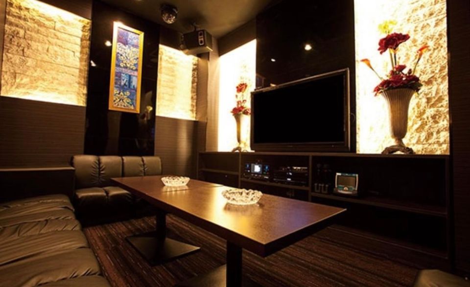 Tokyo: Karaoke Party in Ikebukuro With a Drink - Key Takeaways