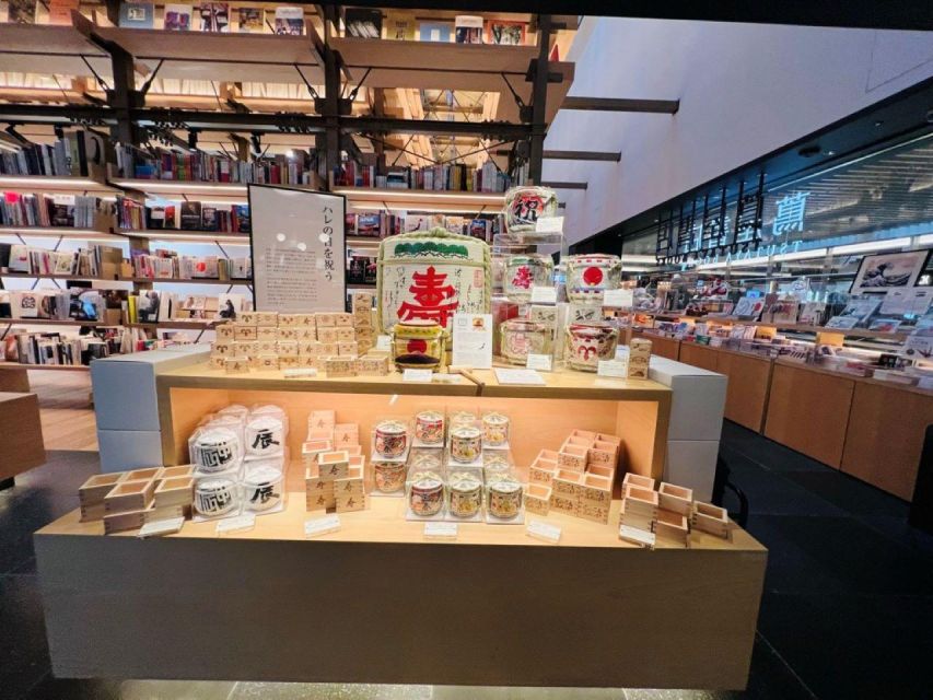 Small-Group Souvenirs Hunting Tour in Ginza - Experience Description