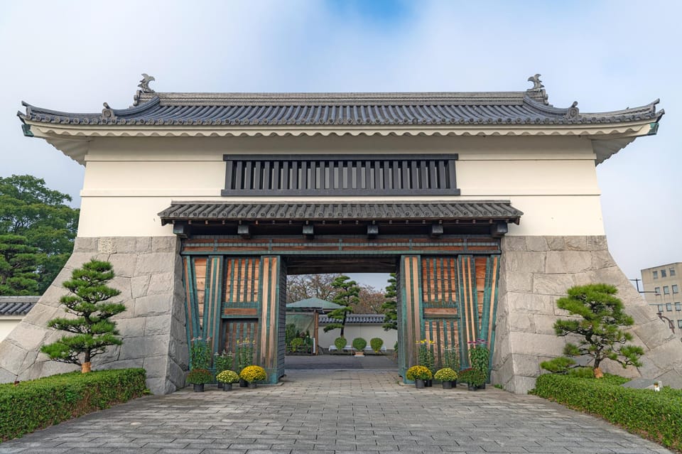 Tokyo: Chiyoda Imperial Palace Walking Tour - Important Information