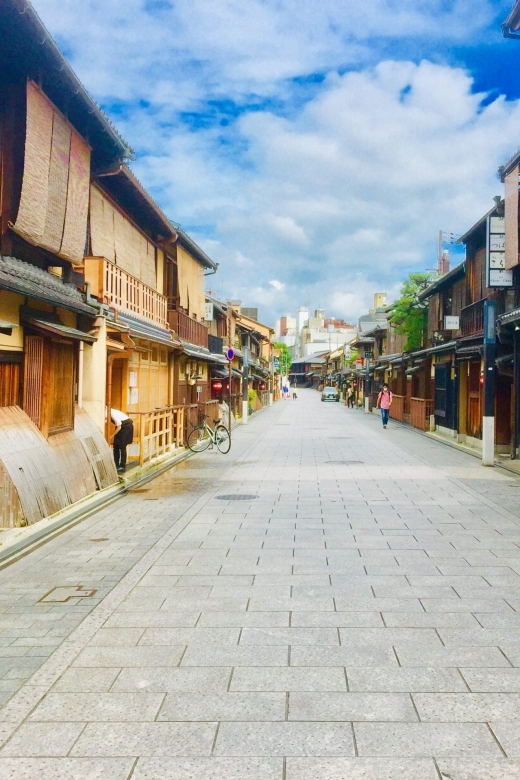 Kyoto: Half-Day Private Guided Tour to the Old Town of Gion - Pricing and Duration