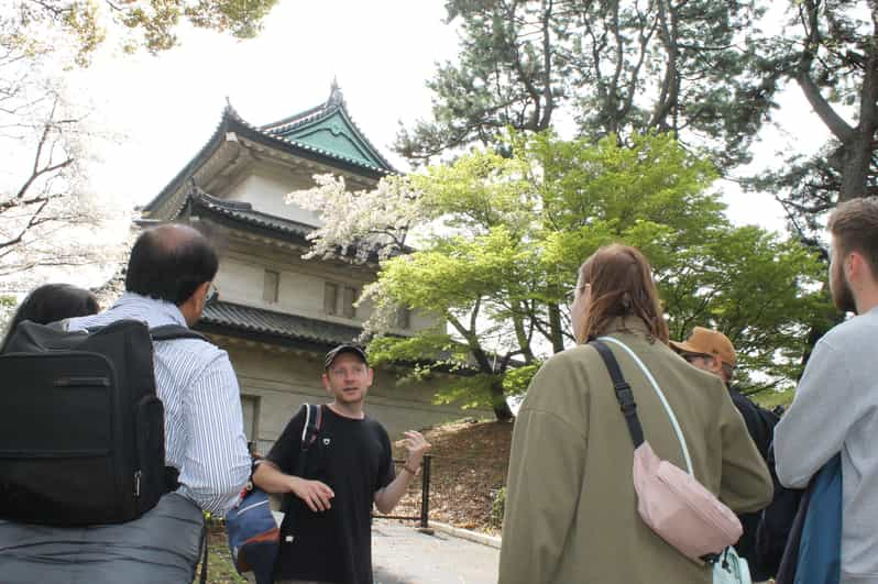 Tokyo: Imperial Palace History Walking Tour - Itinerary